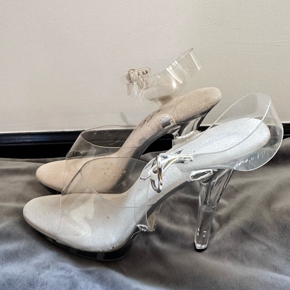 Clear Heels - Picture 2 of 10